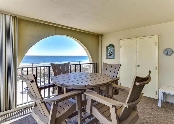 Huge Ocean Front Balcony From 2 Bedroom! Ferienhaus *