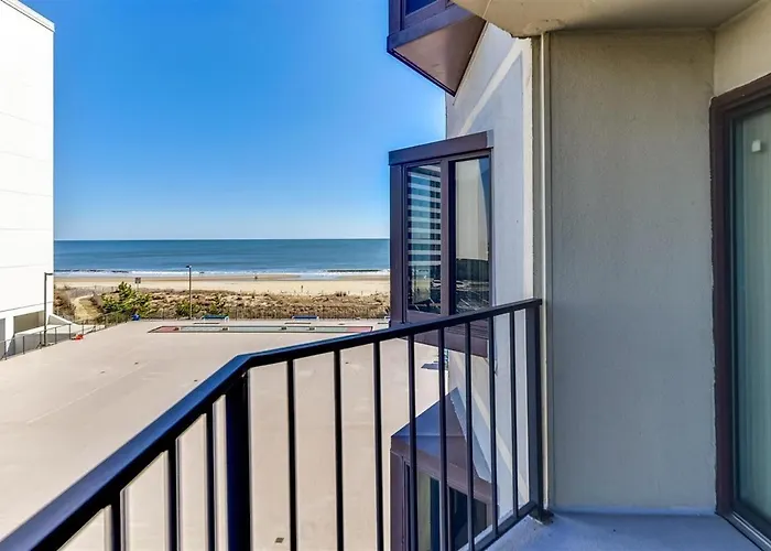 Huge Ocean Front Balcony From 2 Bedroom! Ferienhaus *